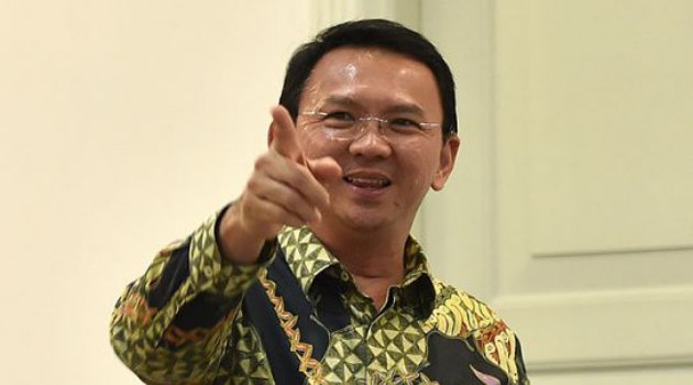 Gubernur Dki Ahok Foto Selfie Bareng Dian Sastro Netter Bikin Meme Kocak Gubernur Dki Ahok Foto Selfie Bareng Dian Sastro Netter Bikin Meme Kocak