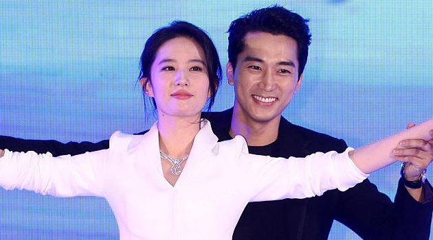 Bantah Putus, Song Seung Heon Tulis Pesan Cinta Ini ke Liu Yi Fei