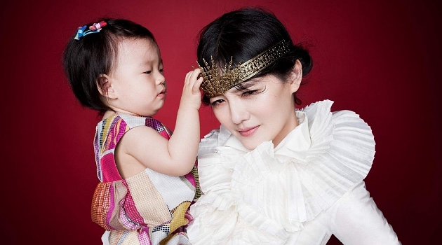 Bangga Pamerkan Foto Anak Kedua, Barbie Hsu: Dia Mirip Daniel Wu