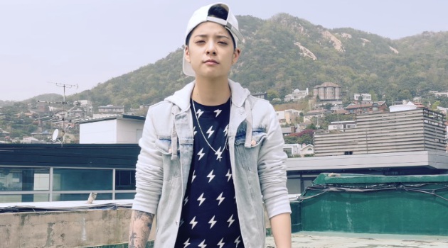 Lirik Lagu Amber Borders