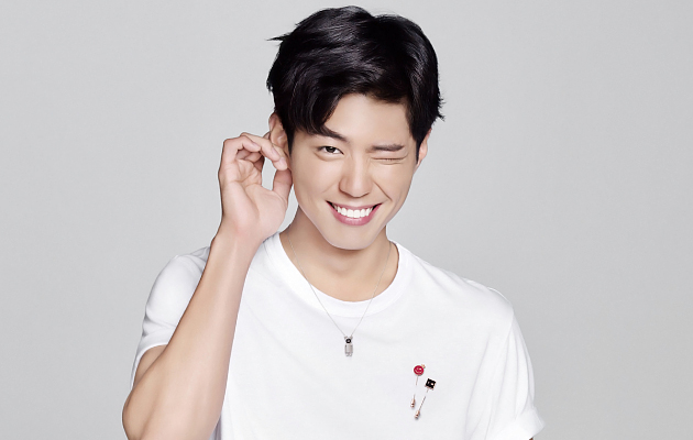 Sambut Ultah, Kerennya Fans Pasang Iklan Raksasa Park Bo 