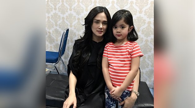 Waduh, Foto Safeea Cium Adik Bayinya Dihujat Haters Mulan Jameela