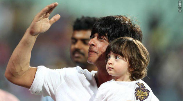 Manisnya Hadiah AbRam untuk Shahrukh Khan di Hari Ayah