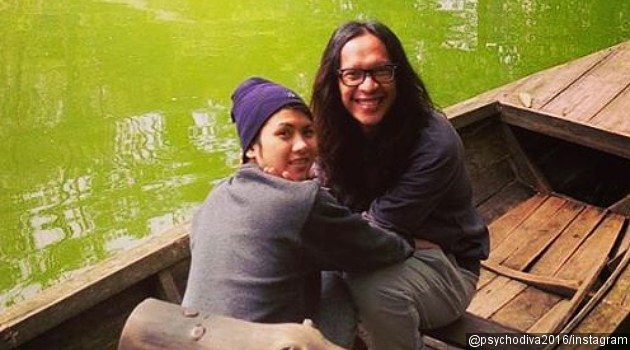 Intip Kocaknya Aksi Usil Istri Aming Saat Ditinggal Tidur Intip Kocaknya Aksi Usil Istri Aming Saat Ditinggal Tidur