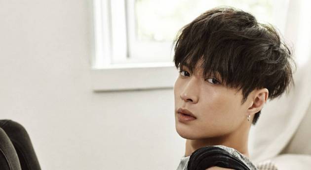 Model Tatapan Lay EXO Yang Melelehkan Hati Wanita