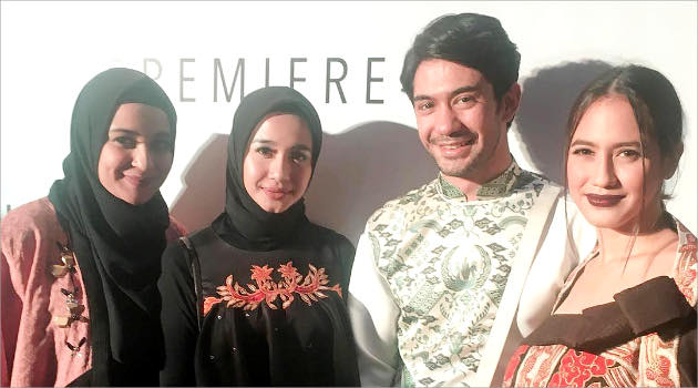 Kompak Pakai Batik, Begini Cantiknya Laudya Cynthia Bella dan Pevita Pearce
