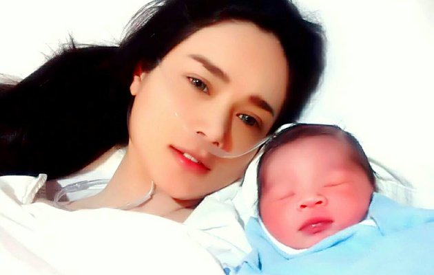 Gendong Buah Hati, Mulan Jameela Dipuji Netter Tetap Cantik dan Seksi