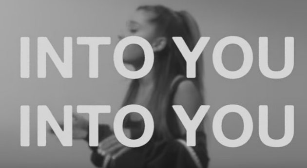 Ariana Grande Rilis Videonya Nyanyikan 'Into You' Versi A Cappella
