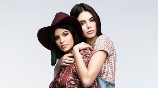 Kendall Kylie Jenner Pakai Baju Model Bra Terbuka Kembar Seksi Siapa