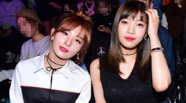 Pakai Gaun Nyentrik, Joy dan Seulgi Tetap Cantik di Seoul Pakai Gaun Nyentrik, Joy dan Seulgi Tetap Cantik di Seoul