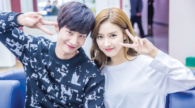 Lagi, Song Jae Rim-Kim So Eun Kompak Pamer Selfie 'Mesra 