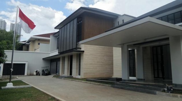 Dipenuhi Nuansa  Putih  dan Abu  Abu  Inilah Rumah  Baru SBY 