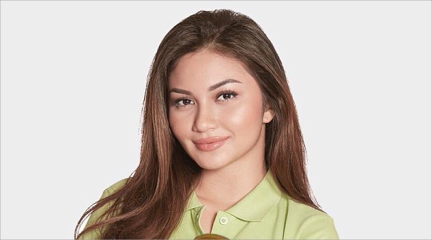 Pose Seksi Bak Model Ternama, Ariel Tatum Tampil Pede Pamer Paha Mulus