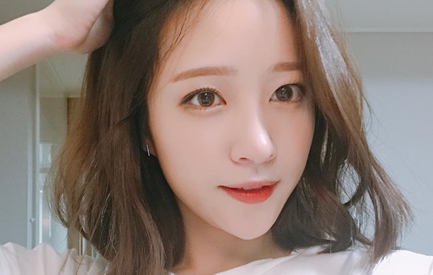 Dibilang Mirip Boneka Wajah Hani EXID di Foto Ini Justru Dibilang Mirip Boneka Wajah Hani EXID di Foto Ini Justru