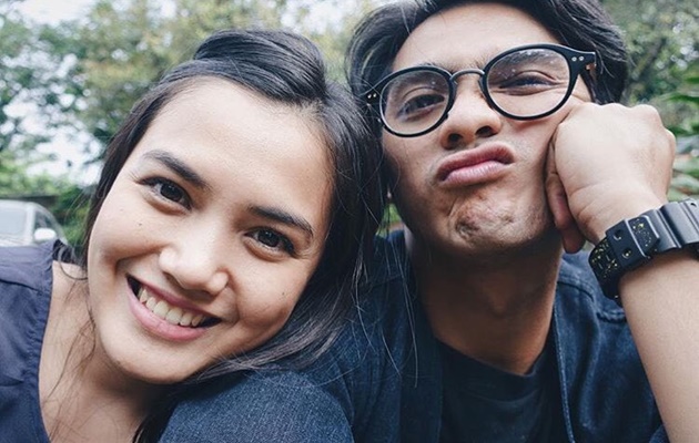 Caption Romantis Artis  Kata Kata Mutiara