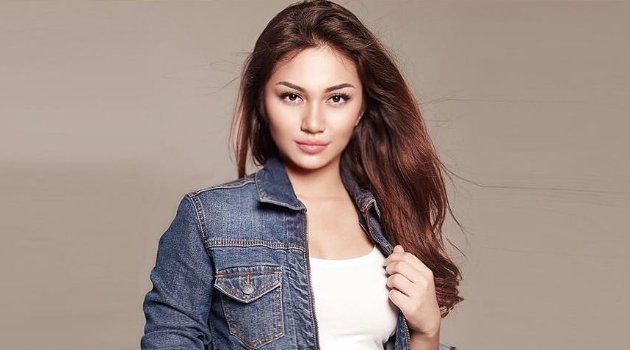 Pamer Paha dan Belahan Dada di Majalah Dewasa, Ariel Tatum Bikin Gemetaran