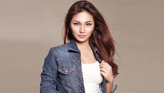 Pose Seksi Bareng Verrell Bramasta, Keaslian Dada 'Besar' Ariel Tatum Dipertanyakan Netter