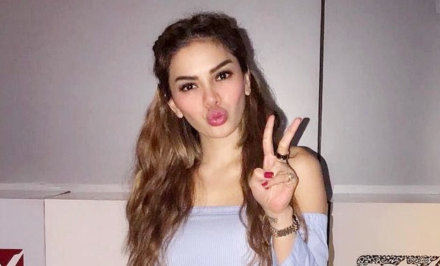 Jadi Paramedis di 'Otajin', Nikita Mirzani Penasaran dengan Batu Berdarah