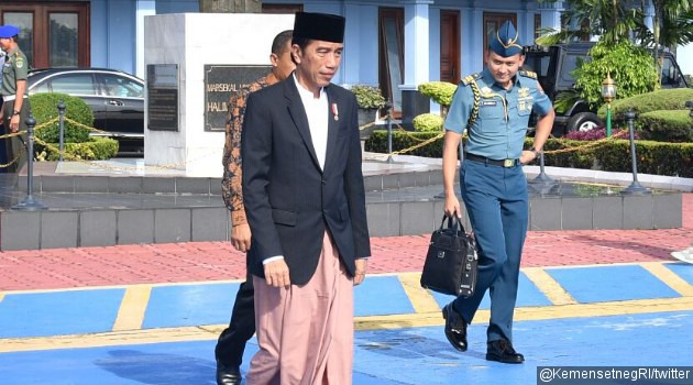 Keringat Berlebihan Saat Kerja Keringat Berlebihan Saat Kerja