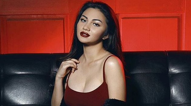 Lirik Lagu Ariel Tatum