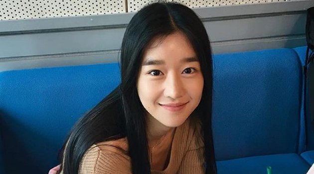 Bak Model, Seo Ye Ji Tampil Elegan Untuk Majalah 'Dazed'