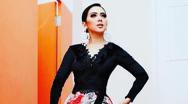 Tak Cuma Baju  dan  Sepatu Gantungan  Tas Syahrini Harganya  