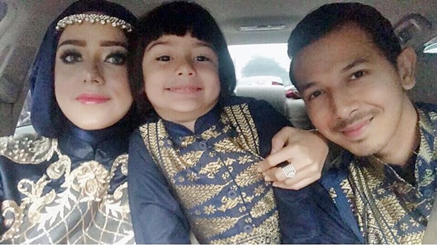 Fairuz A. Rafiq dan Sonny Septian Tak Tukar Cincin Lamaran ...