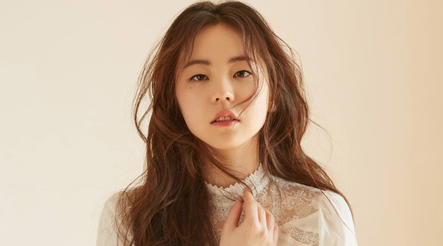 Gantikan Sulli Jadi Model Brand Pakaian, Penampilan Sohee Lebih Cantik?