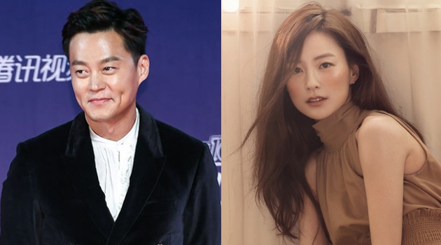 Lee Seo Jin dan Jung Yu Mi Ceria Sambut Pelanggan di Poster 'Youn's Kitchen' Bali