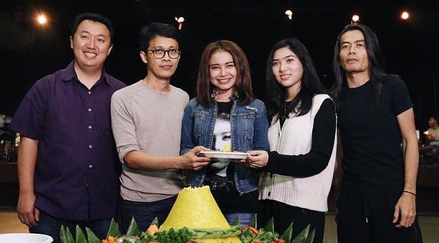 Keseringan Kolaborasi dengan Diva, Ini Alasan Rossa Gandeng Tulus-Isyana di Konser