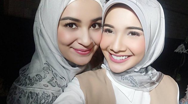 Rancang Gaun Pengantin Fairuz A Rafiq Shireen Zaskia Rancang Gaun Pengantin Fairuz A Rafiq Shireen Zaskia