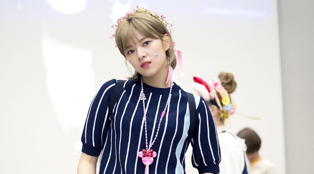 Cantik dengan Rambut Pendek Jeongyeon Twice Malah Galau Cantik dengan Rambut Pendek Jeongyeon Twice Malah Galau