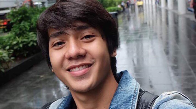 aktor film rompis arbani yasiz umbar senyum manis saat syuting rompis buat aktor film rompis arbani yasiz umbar senyum manis saat syuting rompis buat