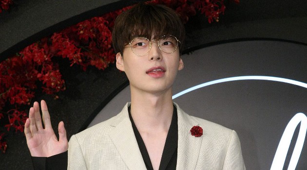 Rival Yeo Jin Goo, Gantengnya Ahn Jae Hyun Jadi Chef di 