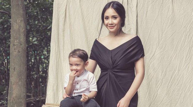 Selfie Berdua saat Cucunya Ultah, Wajah Ayah Nagita 