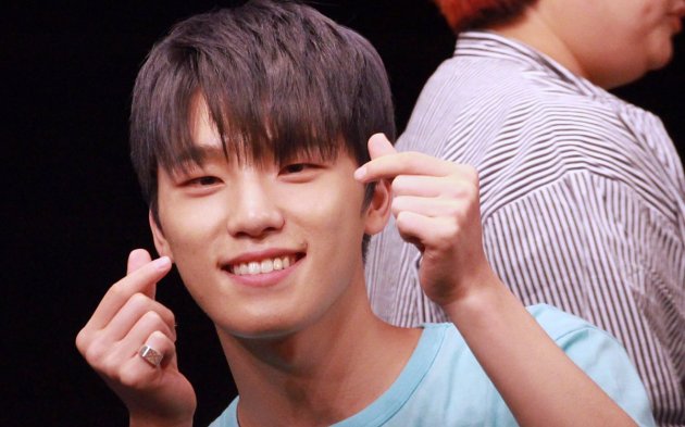 Waduh, Beredar Video Dino Seventeen Topless dan Sebut Nama Pacar?