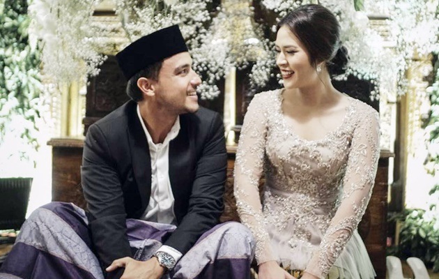 Cantik Serba Putih Intip Yuk Dekorasi Kamar  Pengantin 