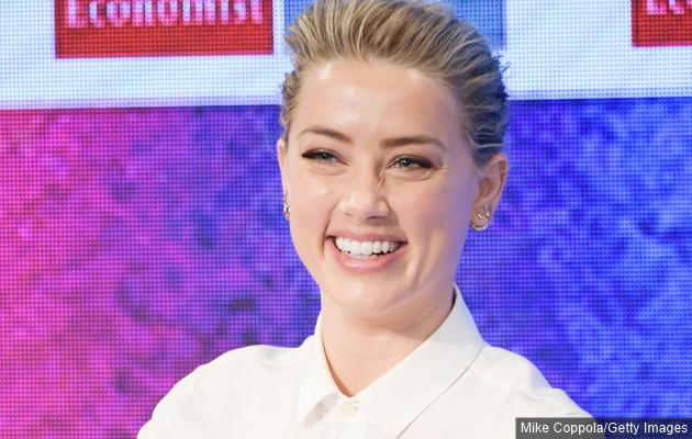 Liburan di Bali, Amber Heard Pamer Foto Telanjang Dada
