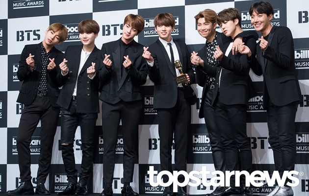 Lirik Lagu Outro Her Bts
