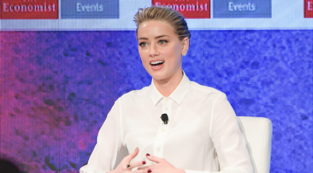 Baru Sebulan Putus dari Elon Musk, Amber Heard Kepergok Ciuman Panas dengan Pria Misterius