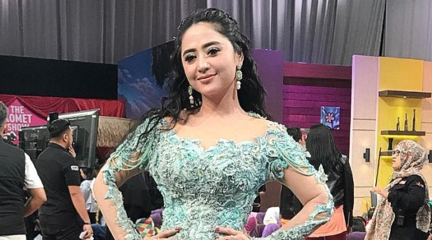 Model Baju Kebaya Dewi Persik Model Baju Trend 2019