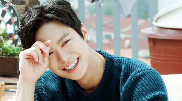 Manisnya Senyum Gong Myung di 'Revolution of Love' Siap Bikin Klepek-Klepek