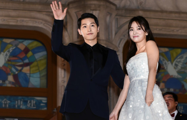 Serba Hitam, Ini Gaya Favorit Song Joong Ki dan Song Hye Kyo Saat Kencan?