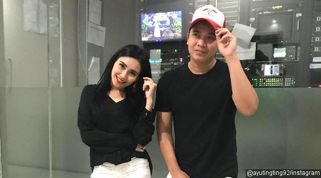 Ayu Ting Ting dan Billy Syahputra Serasi Pakai 'Celana 