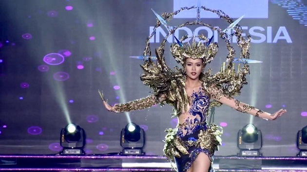 Wow Dea Rizkita Sabet Best National Costume dan Miss Wow Dea Rizkita Sabet Best National Costume dan Miss