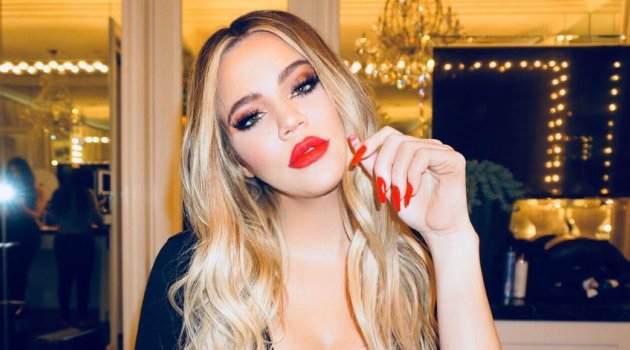 Tak Tutupi Kehamilan, Khloe Kardashian Akhirnya Pamer Perut Buncit?