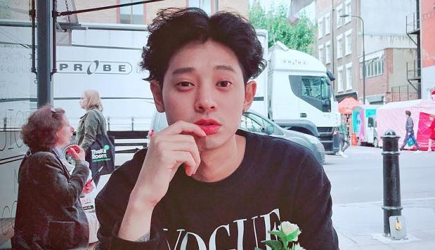 Menangis, Jung Joon Young Beri Pesan Menyedihkan ke Kim Joo Hyuk di '2 Days 1 Night'