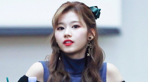 Perform 'Likey' di 'M!Countdown', Kecantikan Sana Twice Bikin Menggila