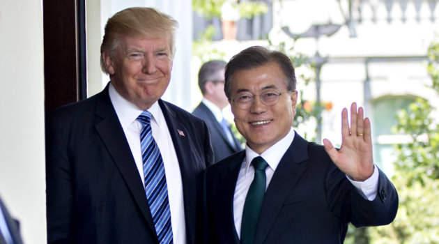 Sempat Ditolak Warga, Donald Trump Bahas Korut dalam Kunjungannya ke Korsel
