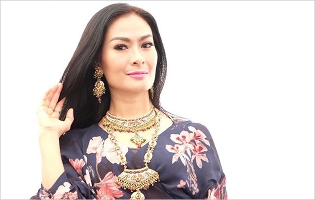 Cibir Netizen dengan Sebutan Pengemis Iis Dahlia Cibir Netizen dengan Sebutan Pengemis Iis Dahlia